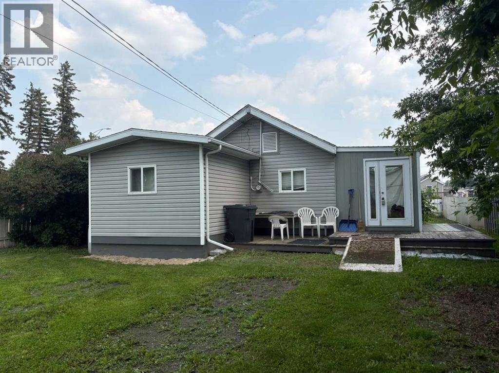 5140 48 Street, Mannville — photo 2