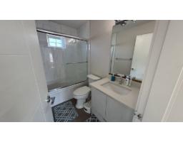 4 8033 166b Street, Surrey, BC V4N0G7 Photo 17