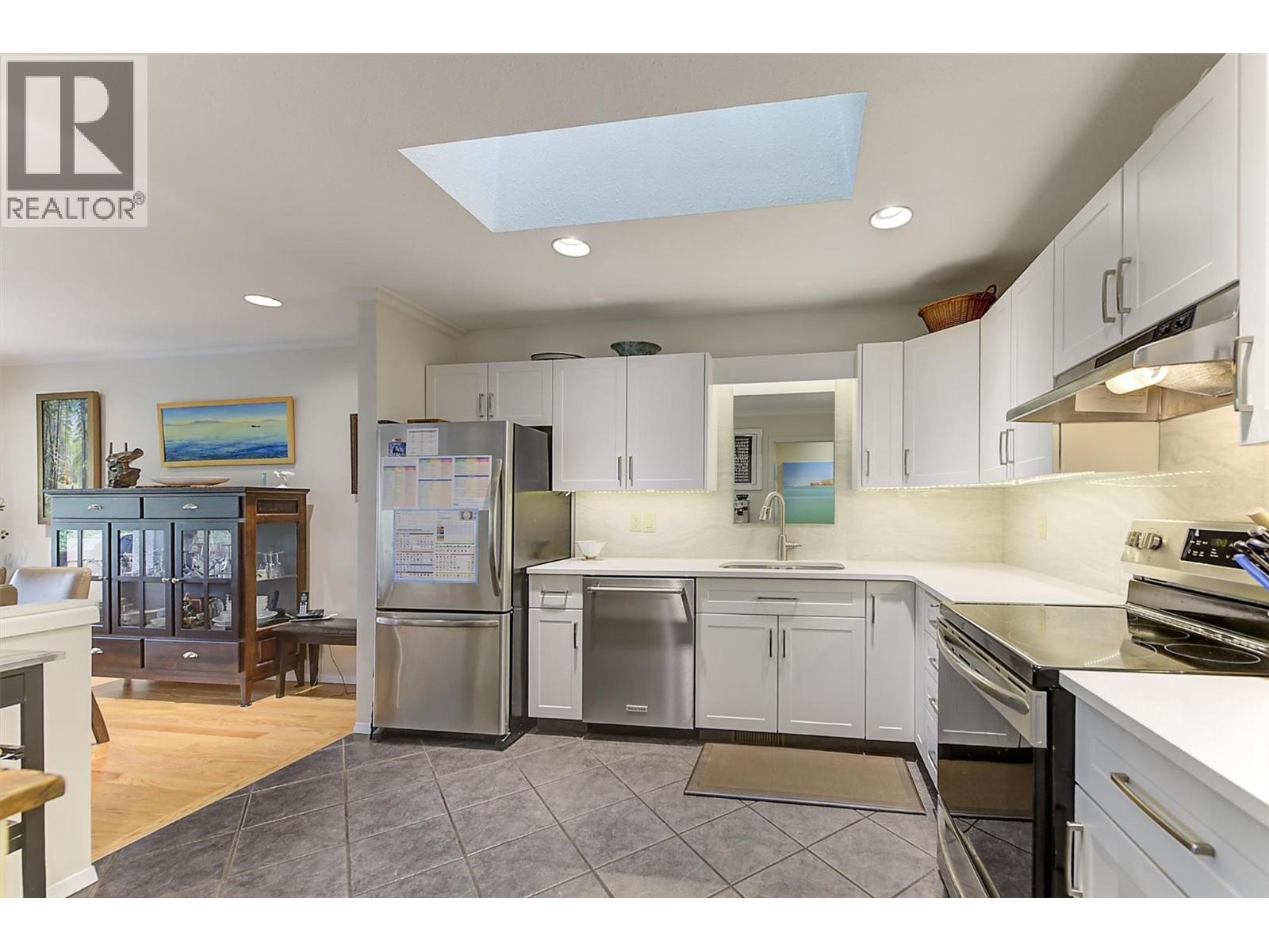 2200 GORDON Drive Unit# 83, Kelowna