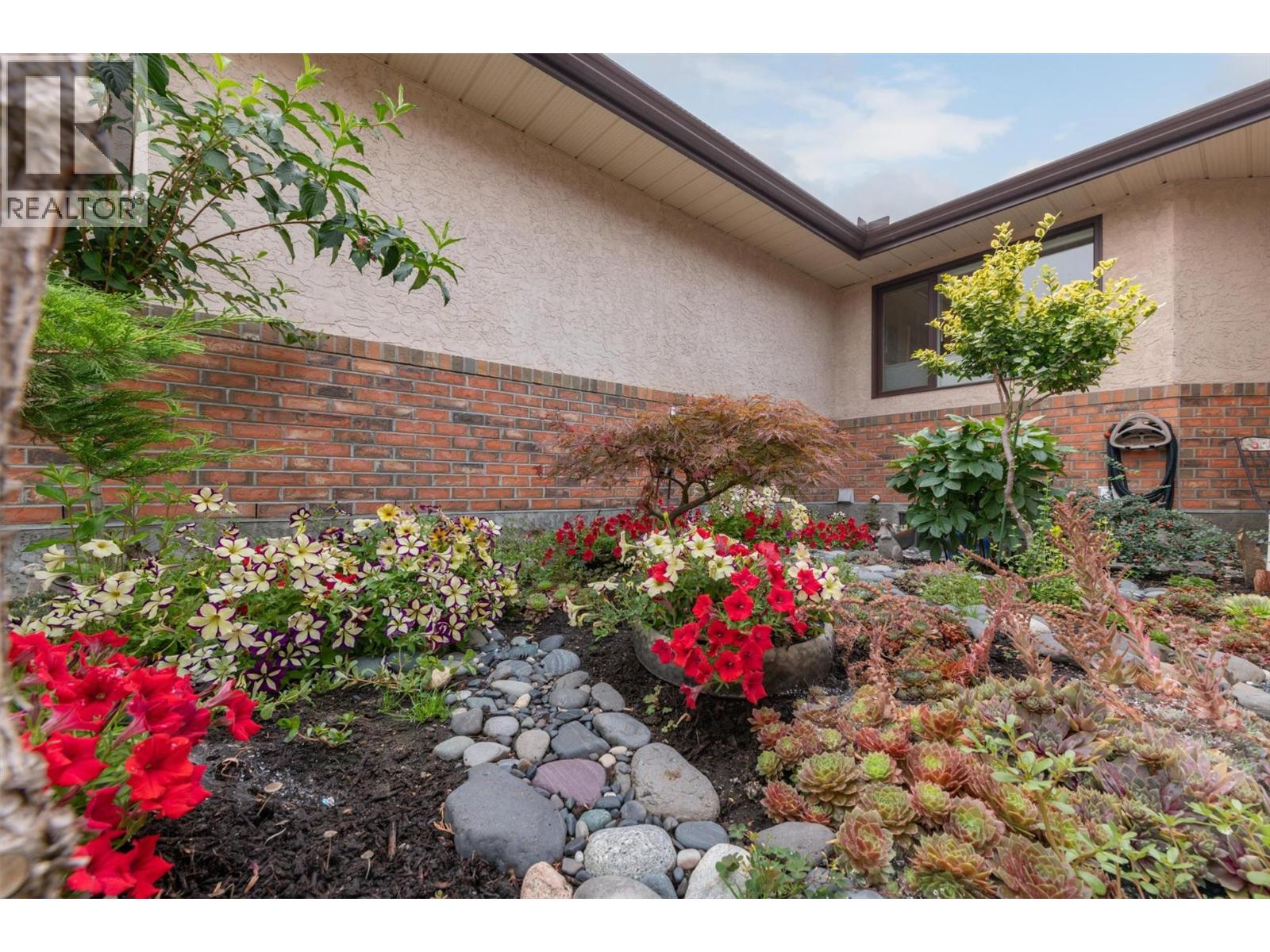 2200 GORDON Drive Unit# 83, Kelowna