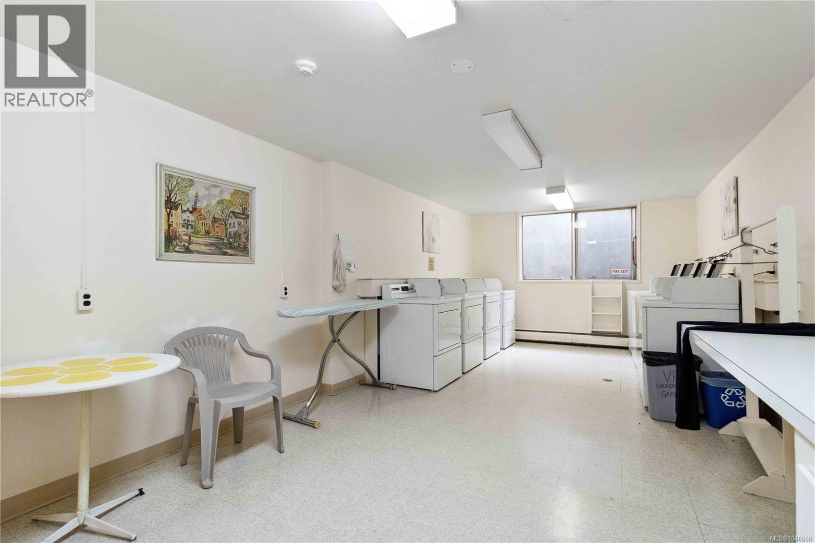 #211 964 Heywood Ave - 29