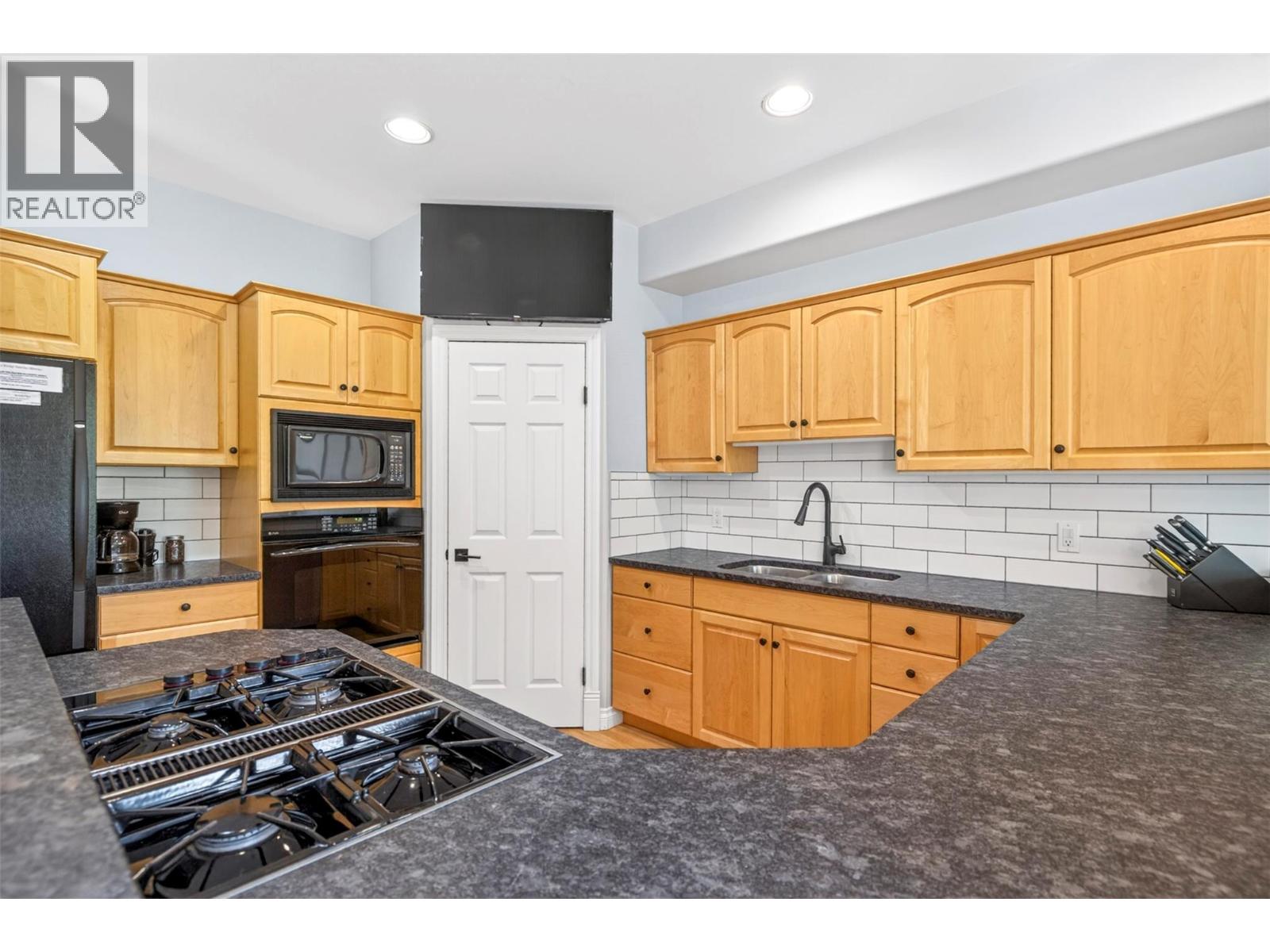 #5 5388 Highline Drive - 40