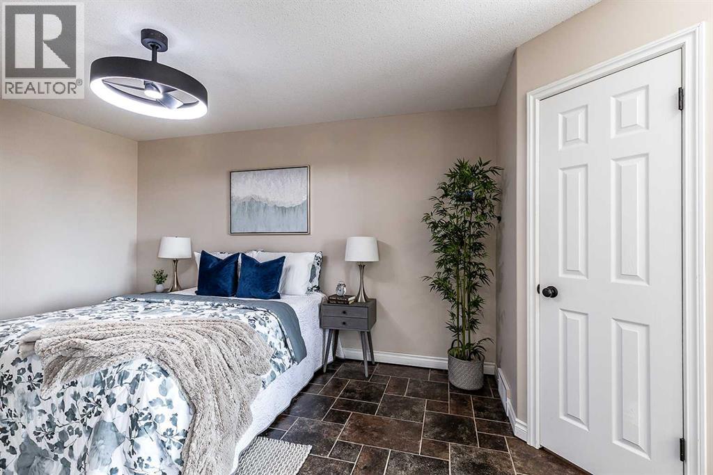 #1 4952 Southlands Drive SE - 29