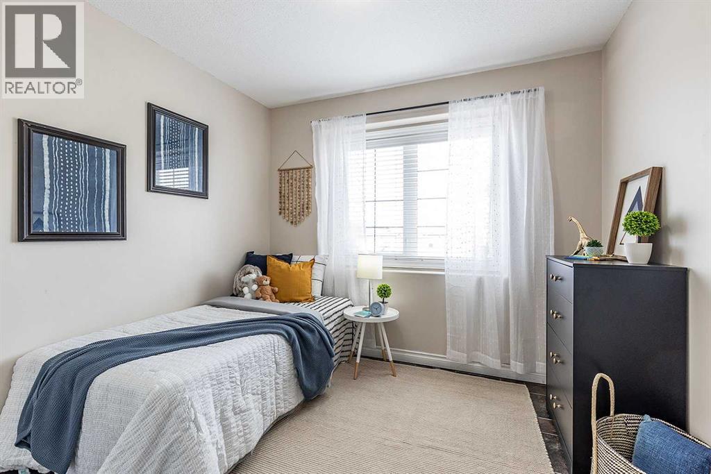 #1 4952 Southlands Drive SE - 32