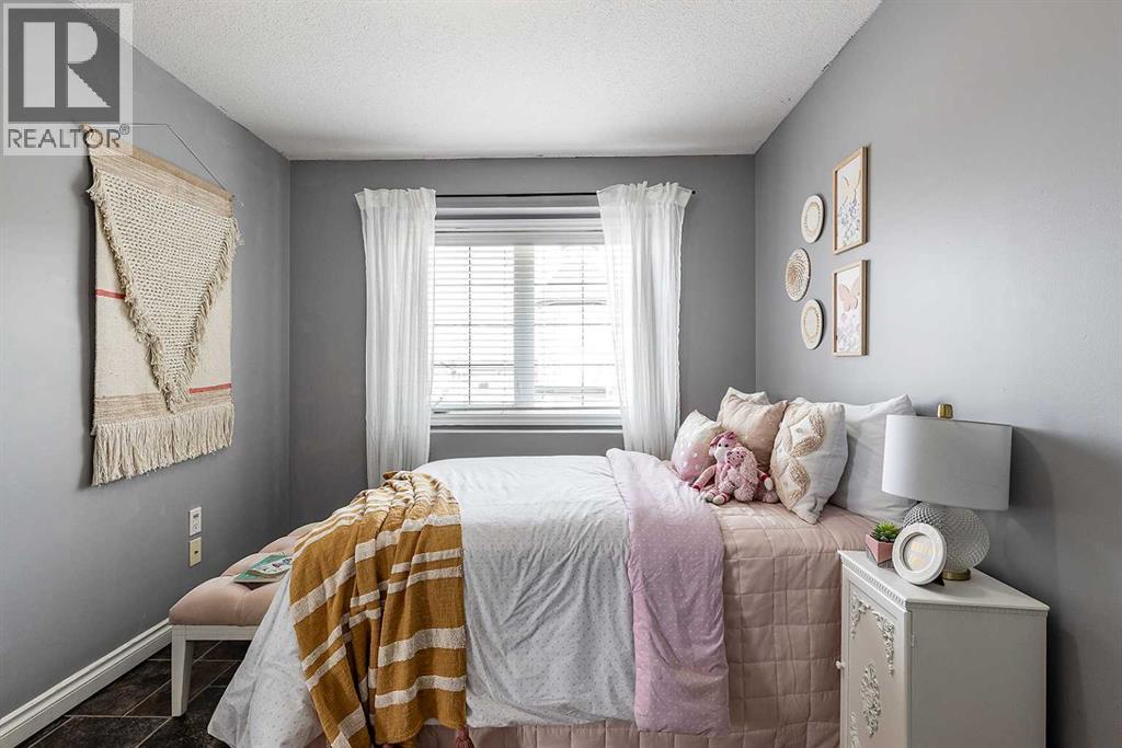 #1 4952 Southlands Drive SE - 37