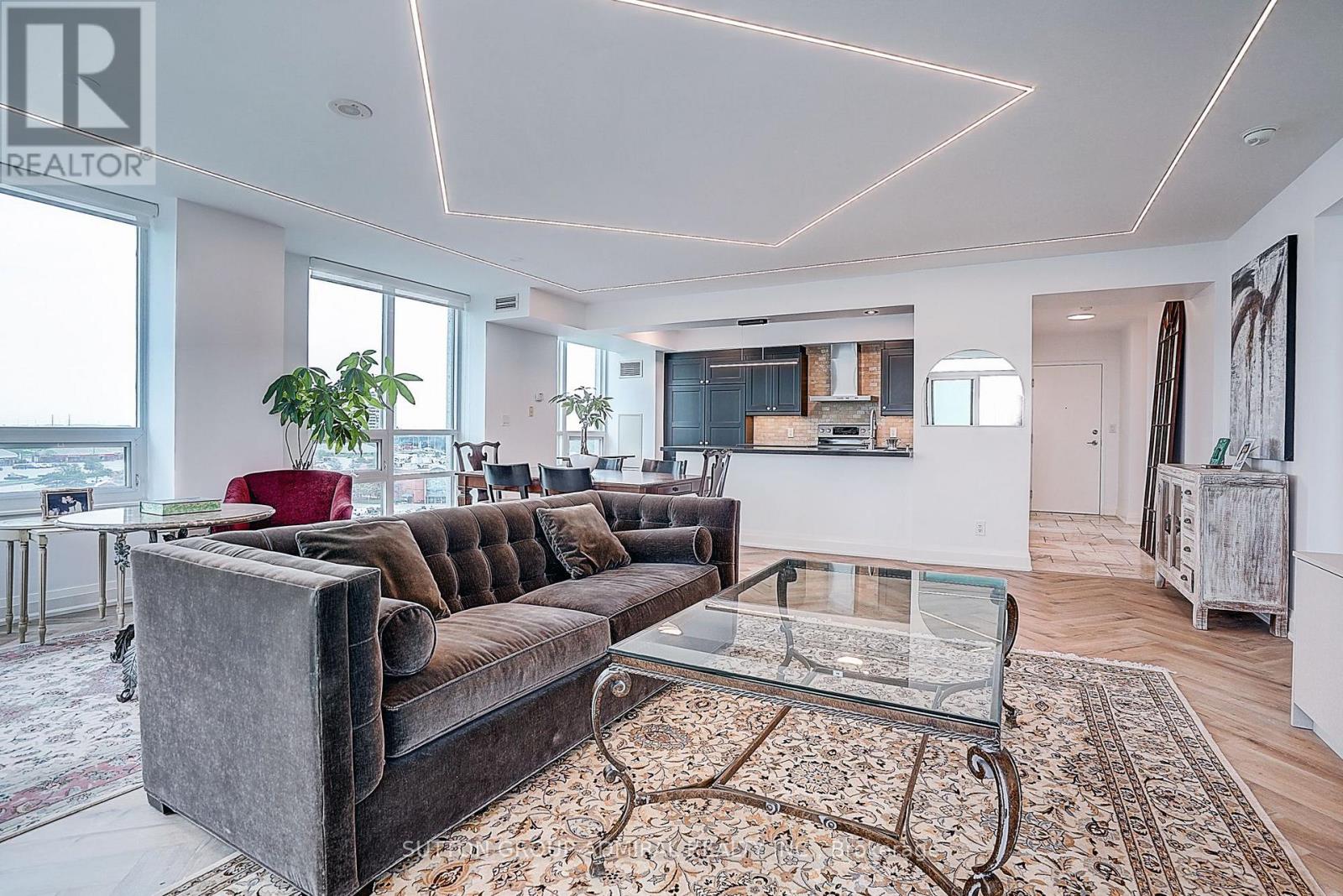 #806 100 PROMENADE CIRCLE - 8