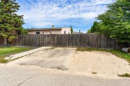74 Bluewater Crescent, Winnipeg, MB R2J2P8 Photo 38