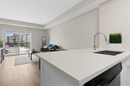 202 60 Philip Lee Drive, Winnipeg, MB R3W0R2 Photo 9