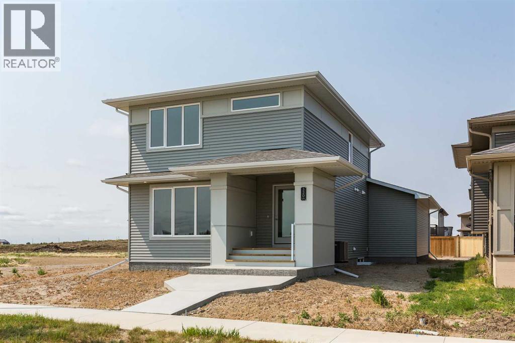 320 Aquitania Boulevard W - 2