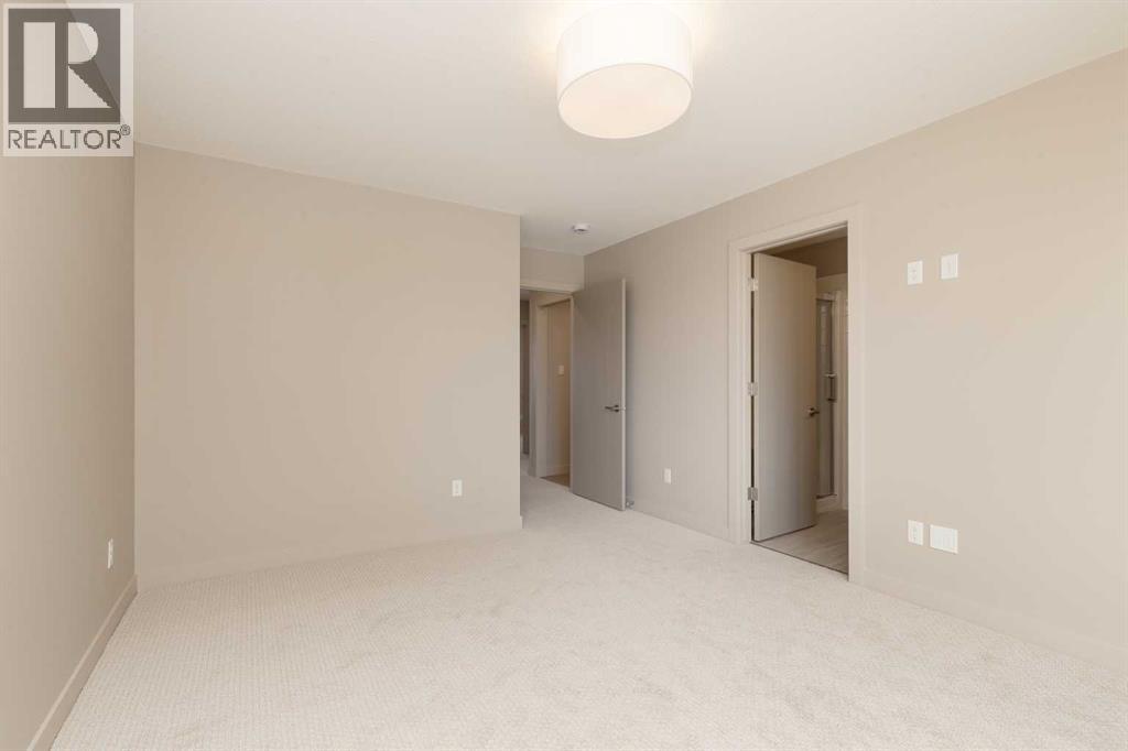 320 Aquitania Boulevard W - Image 25