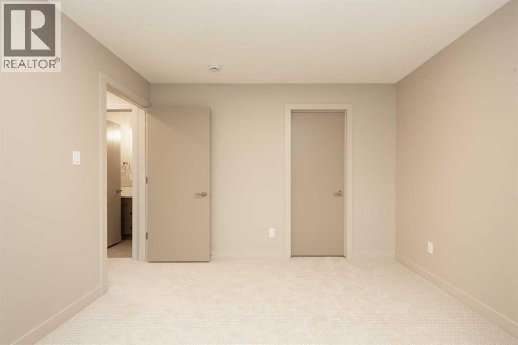 320 Aquitania Boulevard W - Image 31