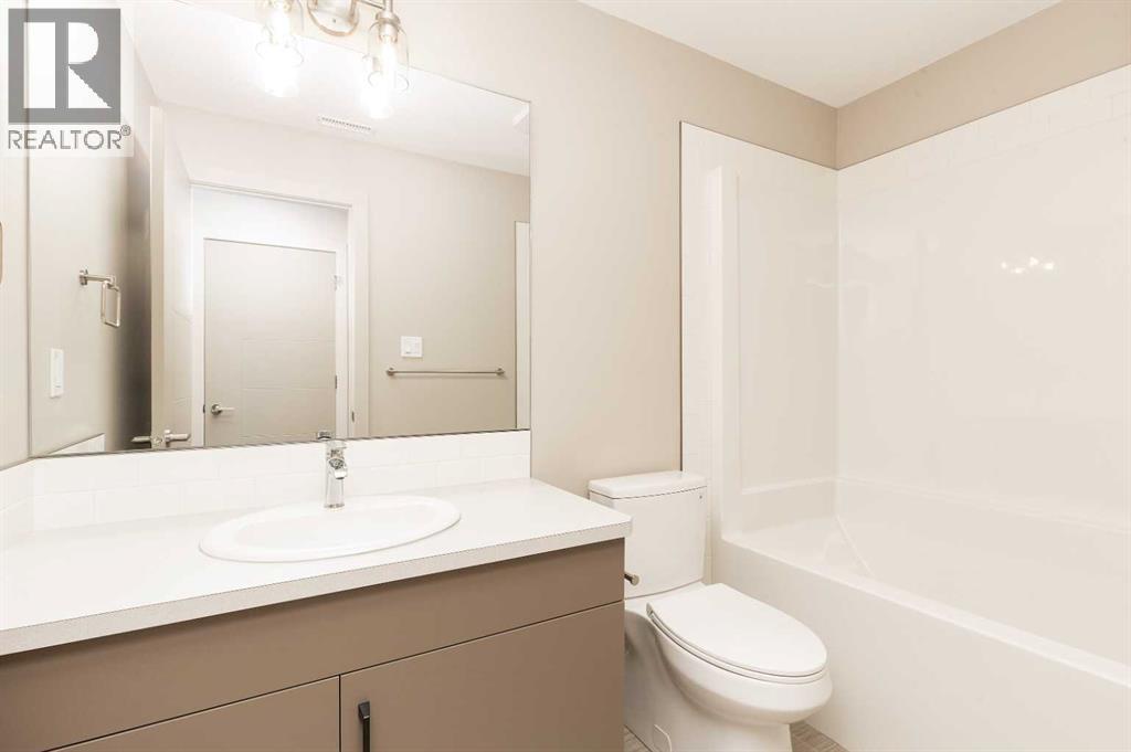 320 Aquitania Boulevard W - Image 33
