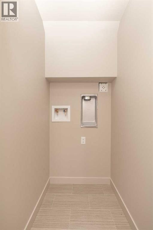 320 Aquitania Boulevard W - Image 34