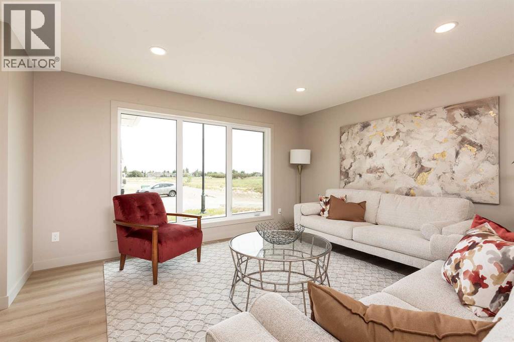 320 Aquitania Boulevard W - Image 5