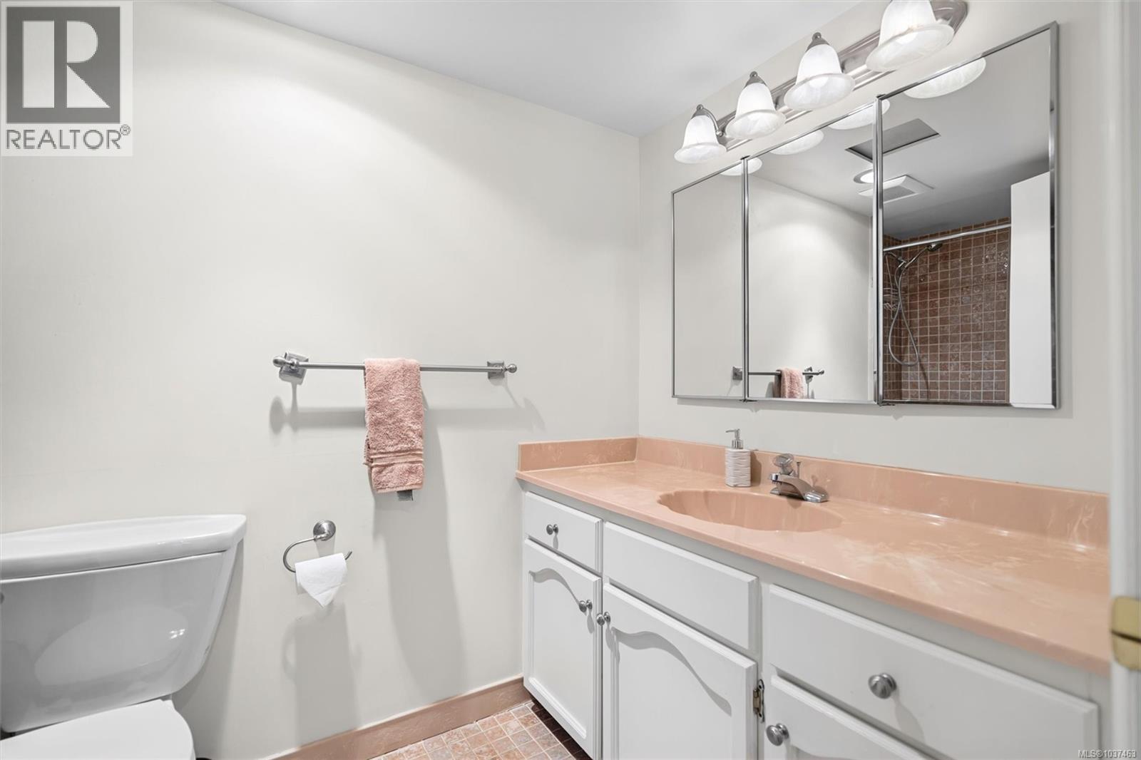 #402 2605 Windsor Rd - 18