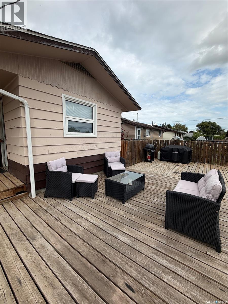 121 Pine STREET, Porcupine Plain — photo 2