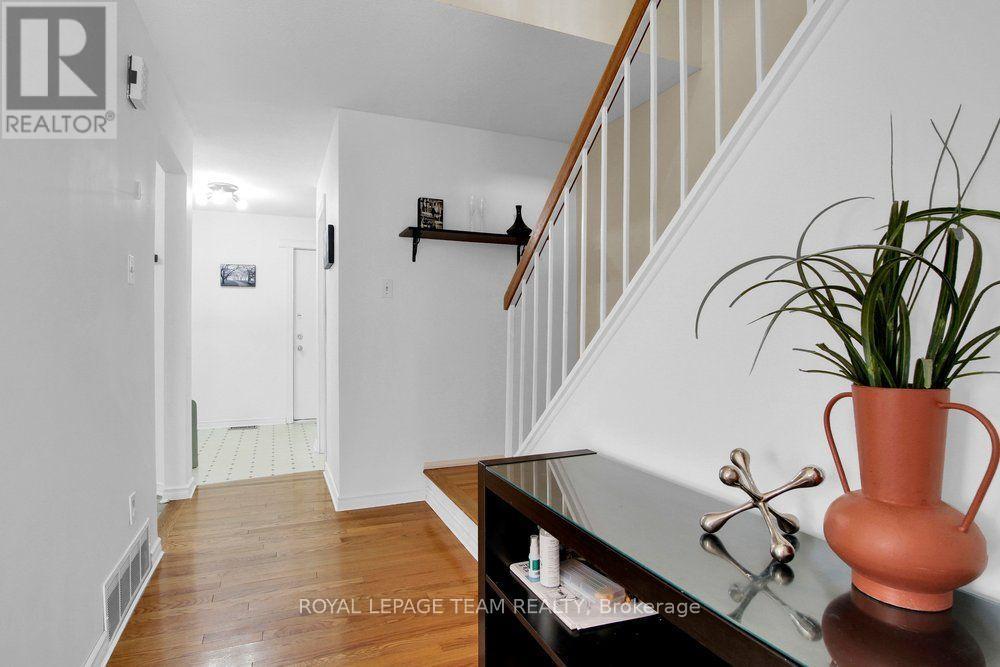 50 BURLINGTON CRESCENT - 6