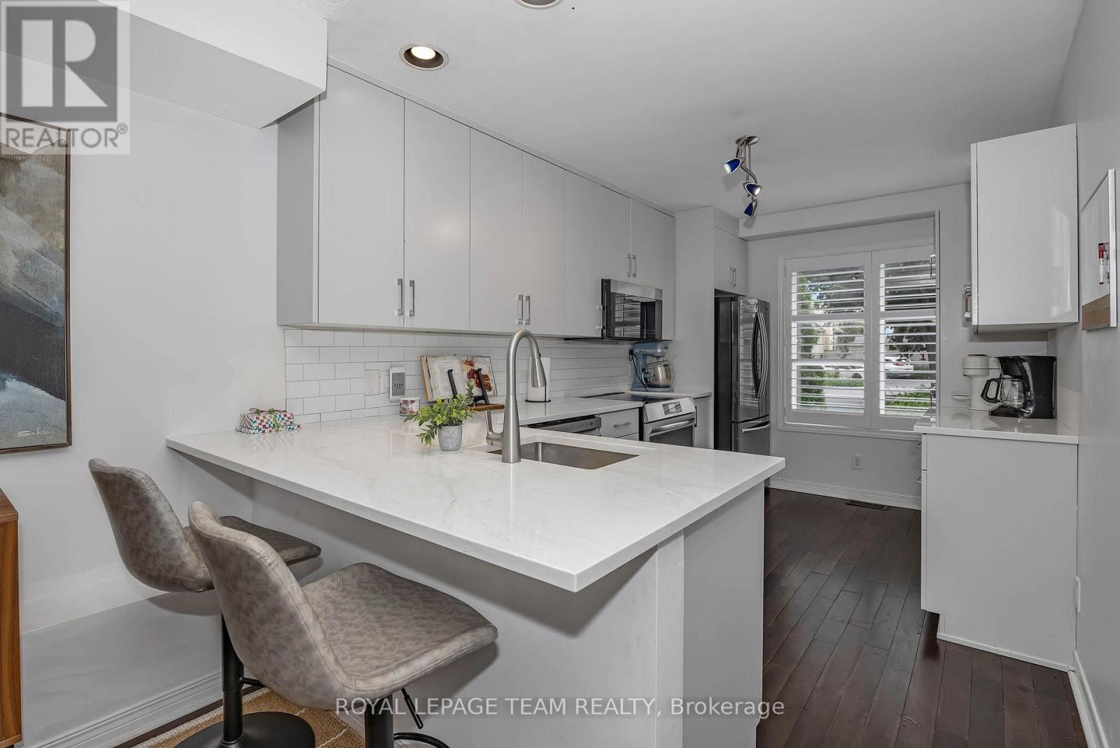 4 Bed, 3 Bath House for Sale in Ottawa – 9 – 583 TWEEDSMUIR AVENUE, Ottawa – MLS# X13664506 - Image 7
