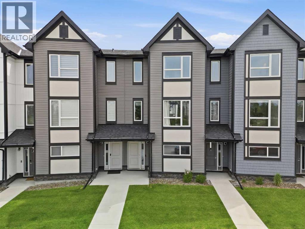 56 Evanscrest Manor NW