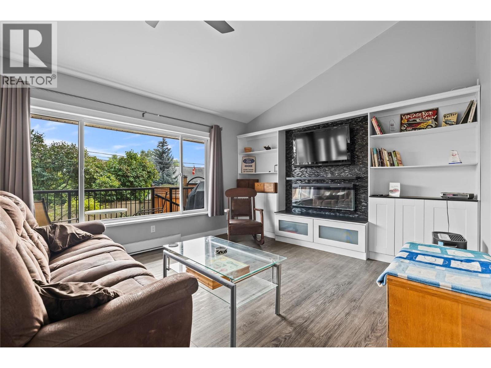 292 Valley Road N, Kelowna