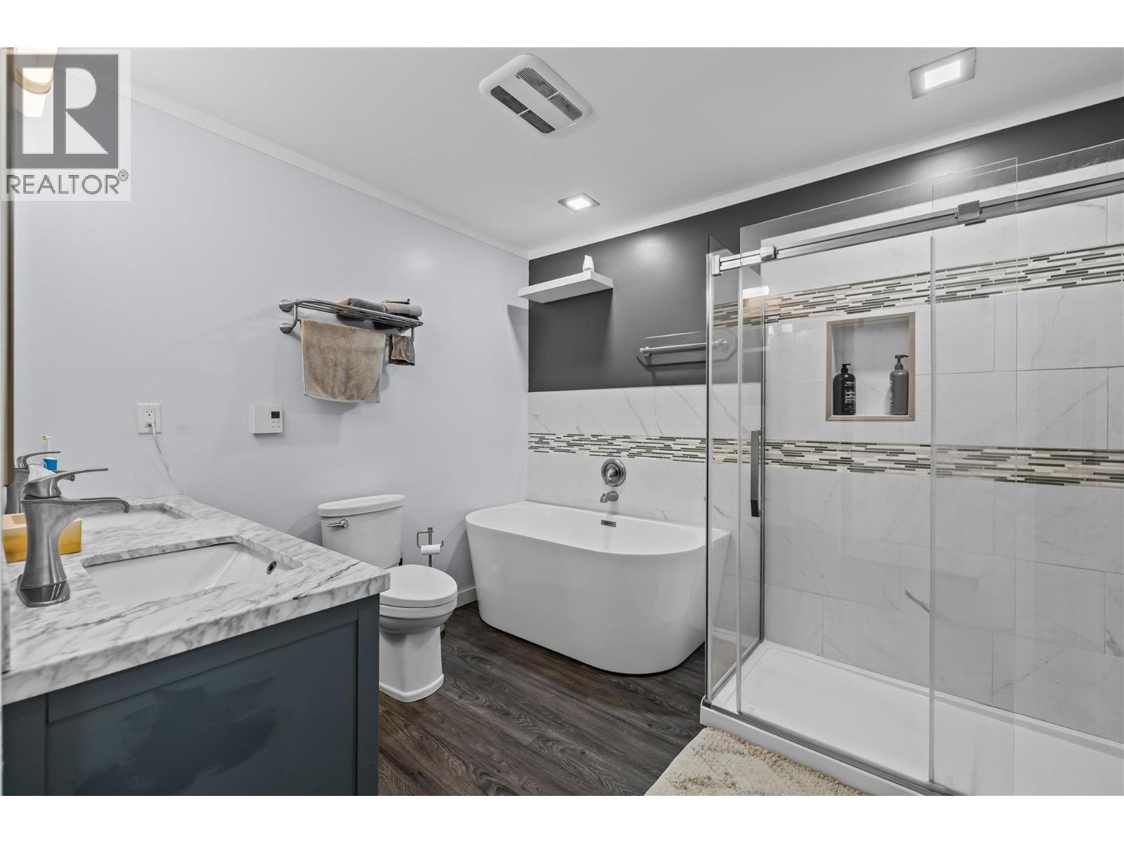 292 Valley Road N, Kelowna