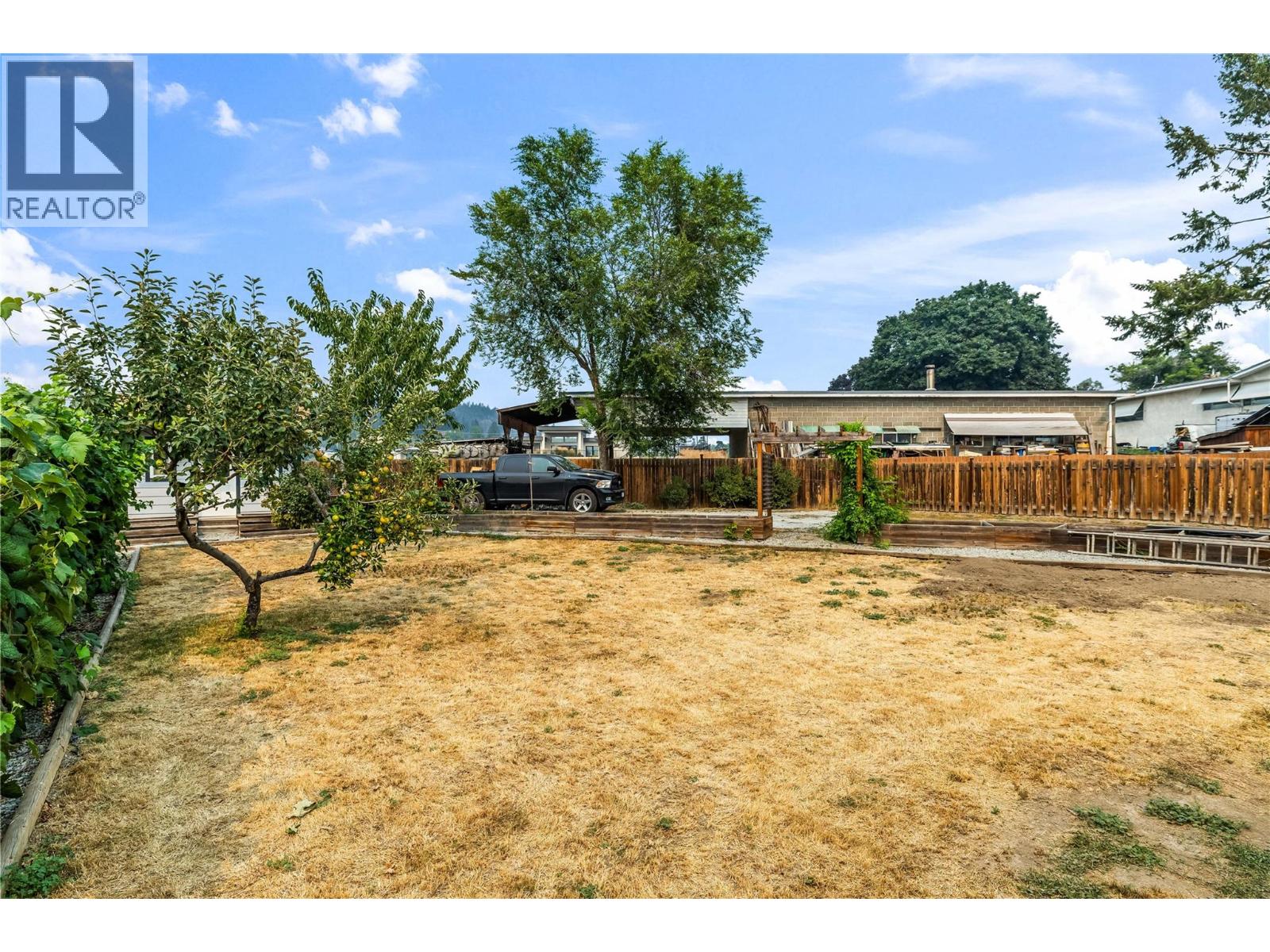 292 Valley Road N - 15