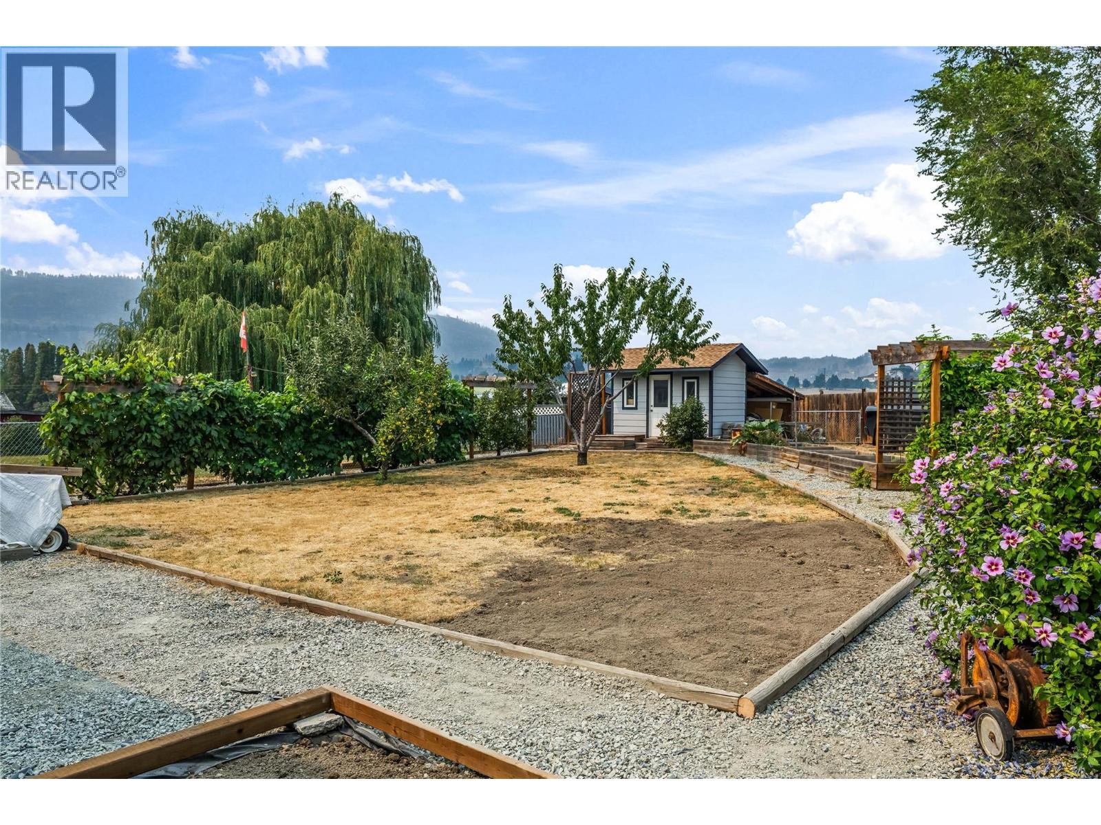 292 Valley Road N, Kelowna