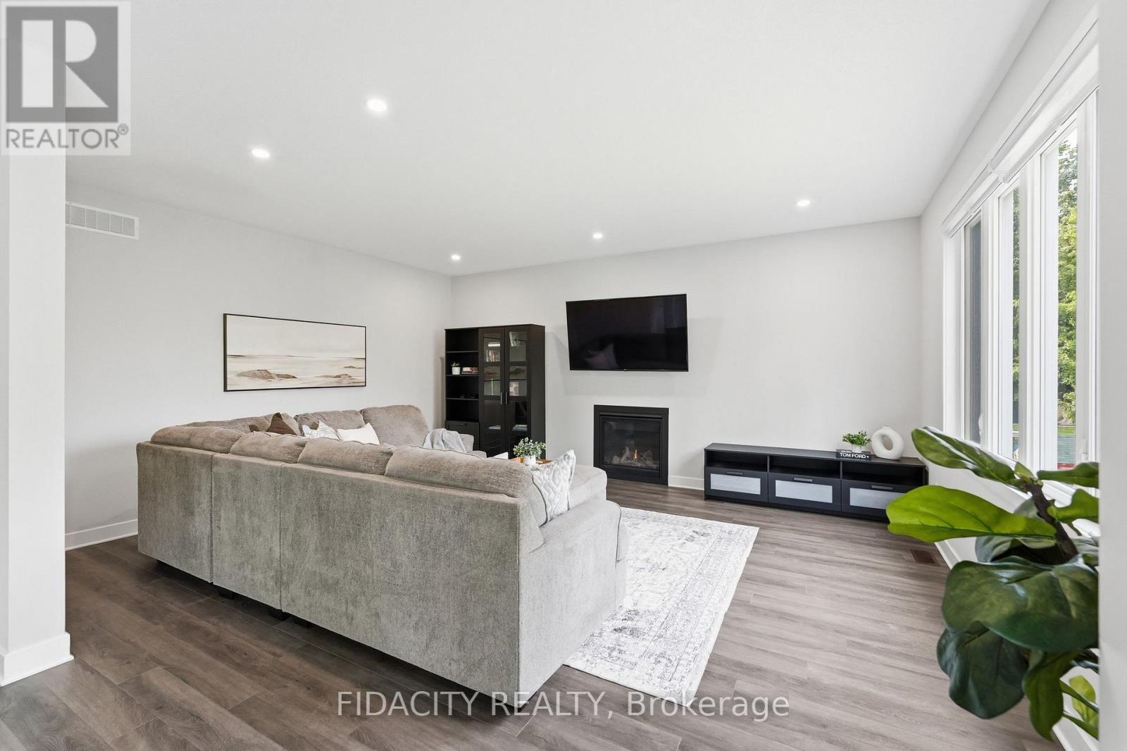 252 ANTLER COURT - Image 20