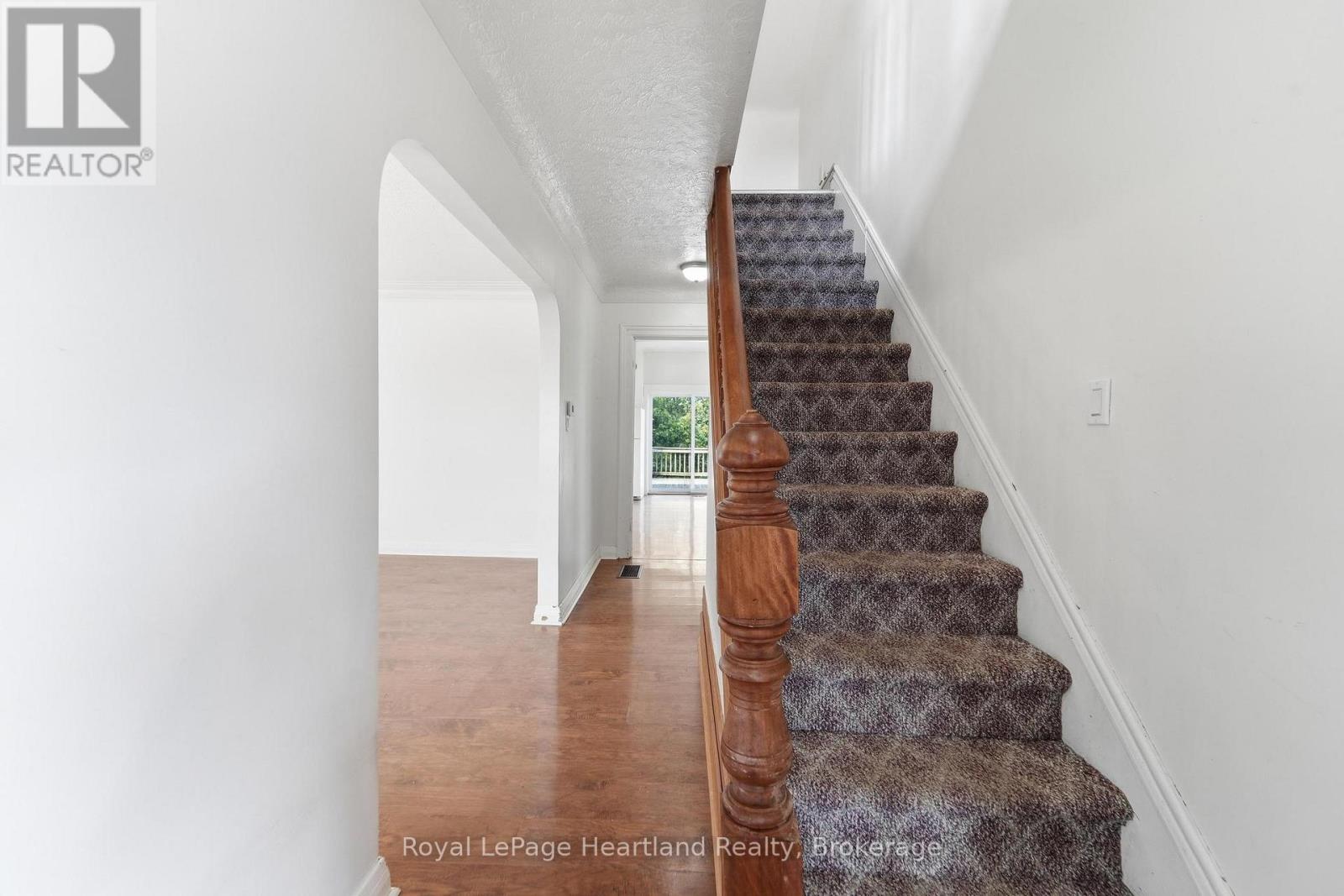 82155 LONDON ROAD - 7