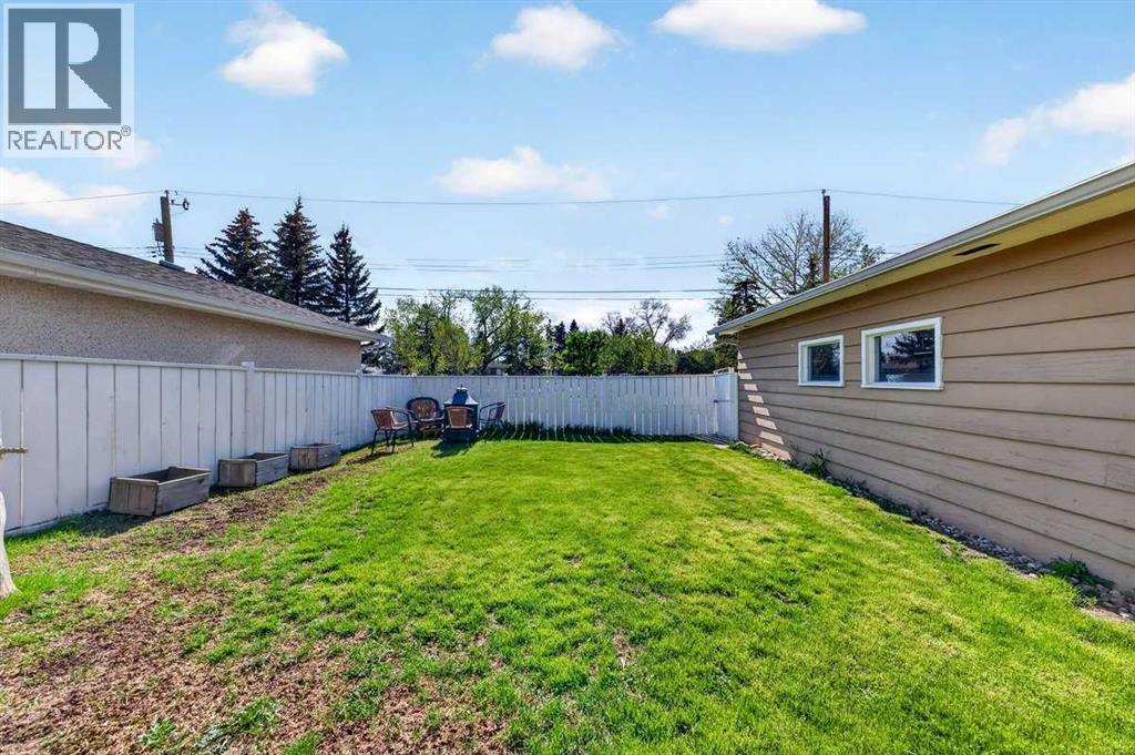 227 Martell Road NE - 41