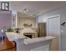 103 5470 Inlet Avenue, Sechelt, BC V7Z0H4 Photo 7