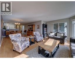 103 5470 Inlet Avenue, Sechelt, BC V7Z0H4 Photo 6
