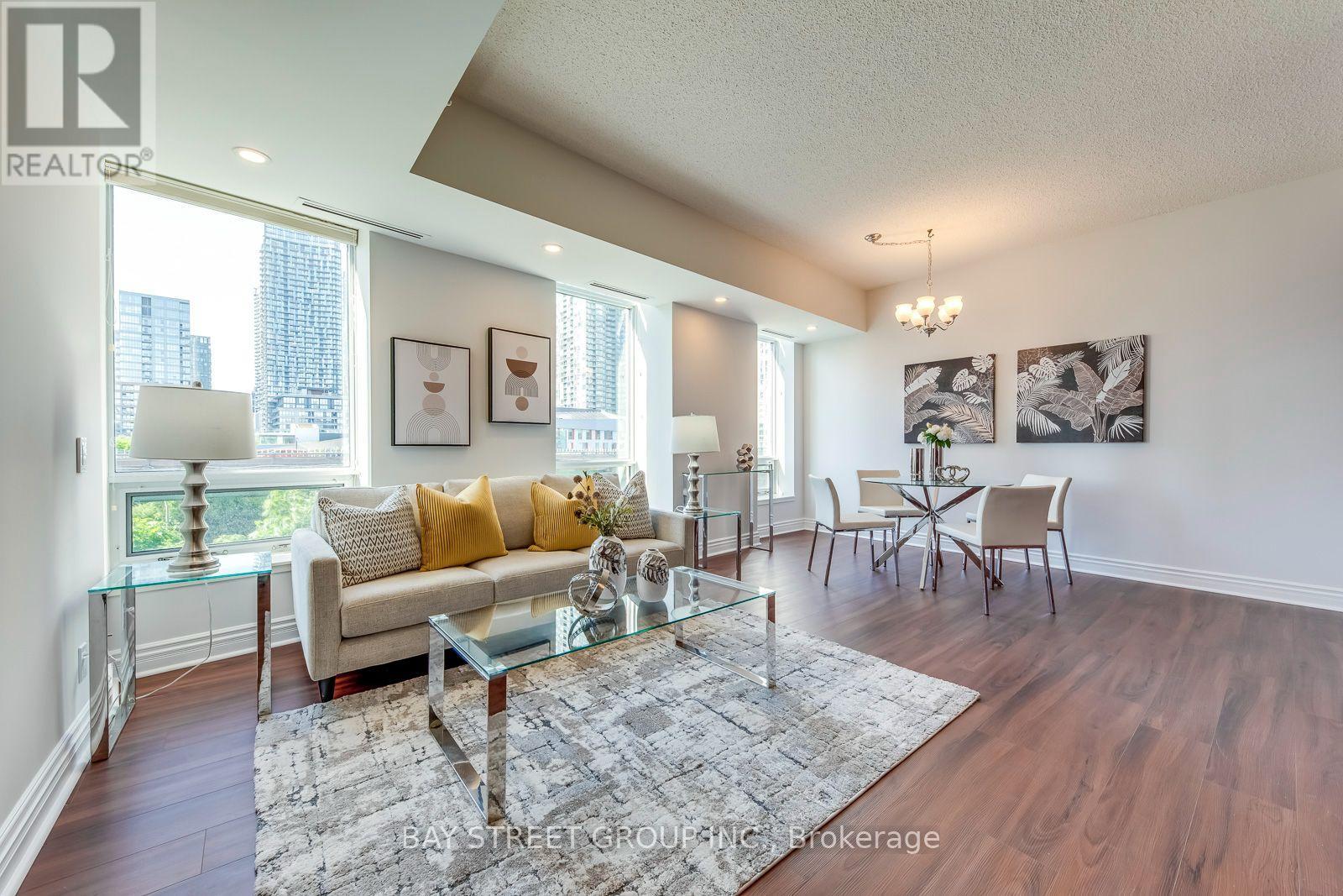 #512E 500 QUEENS QUAY W - 8