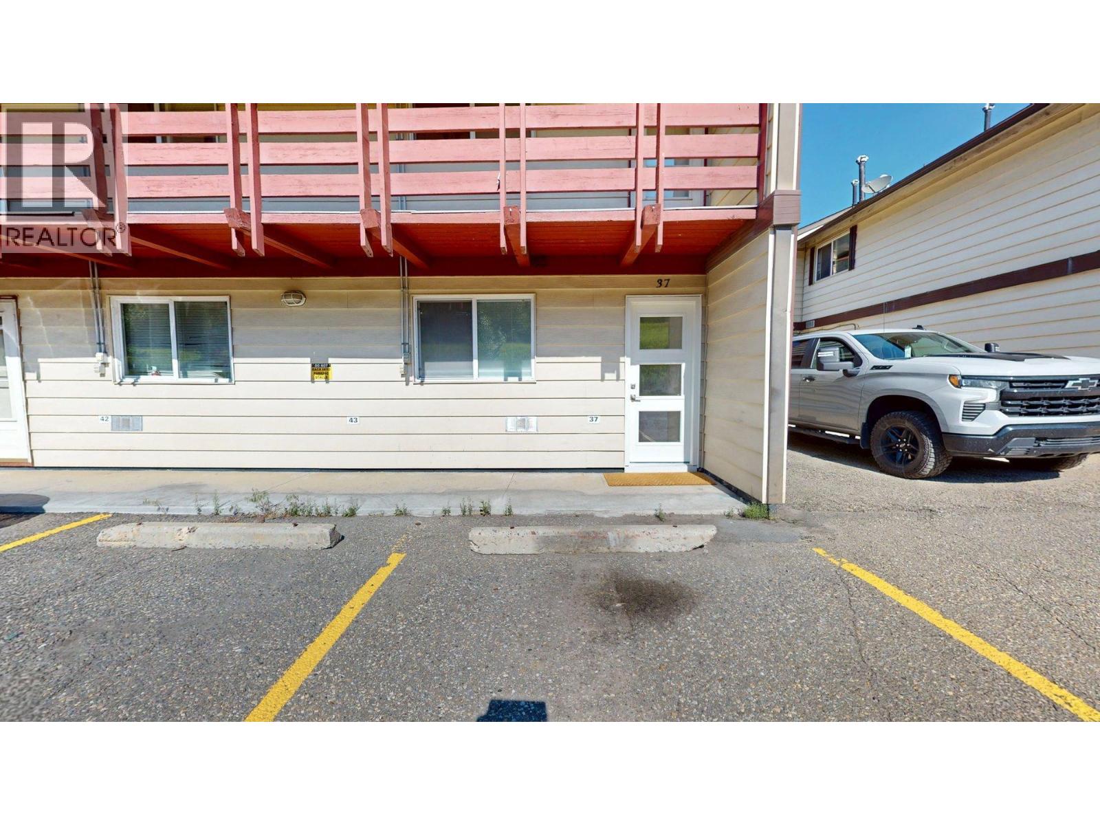 #D37 100 RED CEDAR Drive - 17