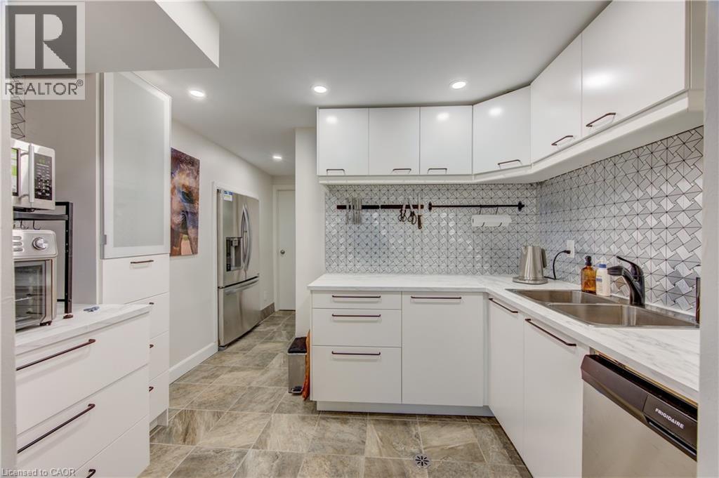 112 MITCHELL Street - Image 29
