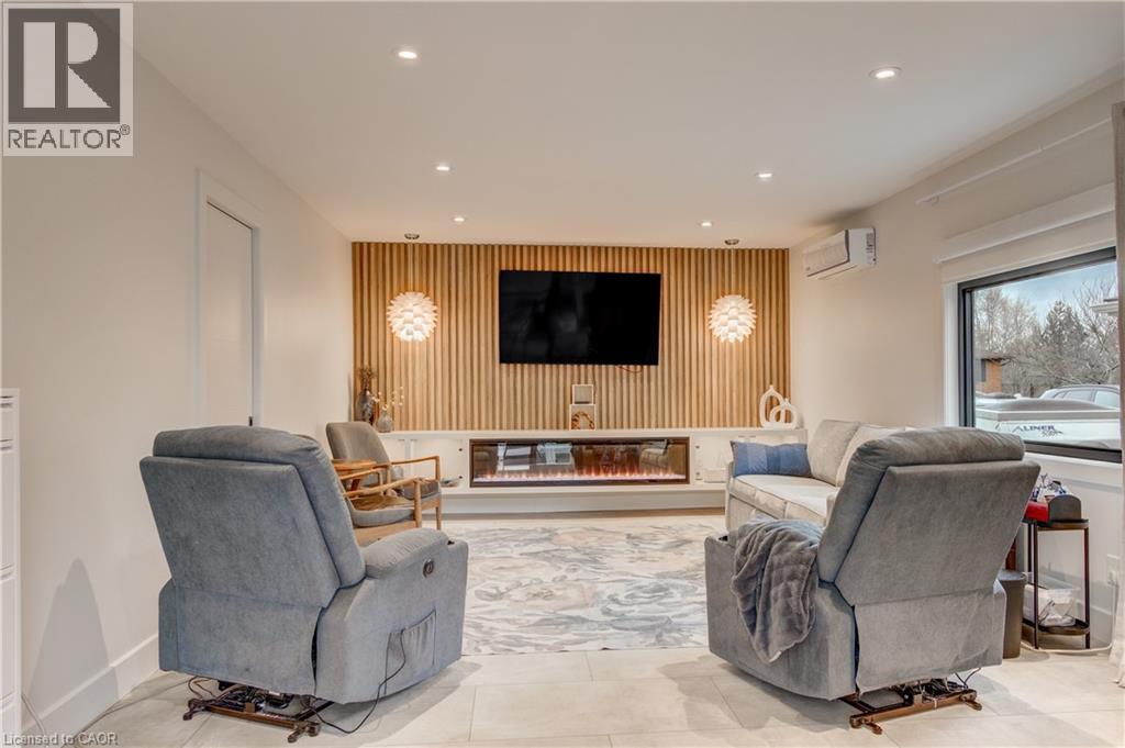 112 MITCHELL Street - Image 23