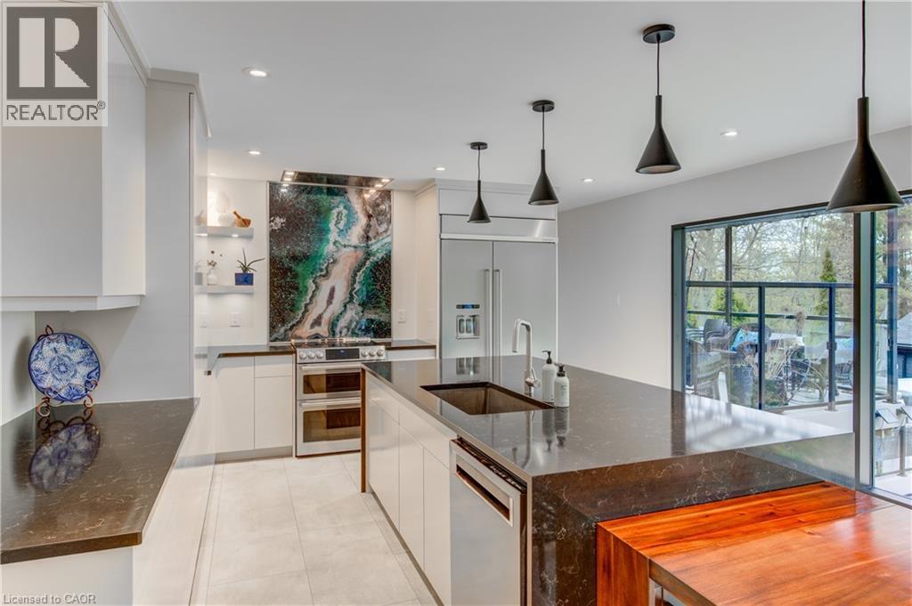 112 MITCHELL Street - Image 10