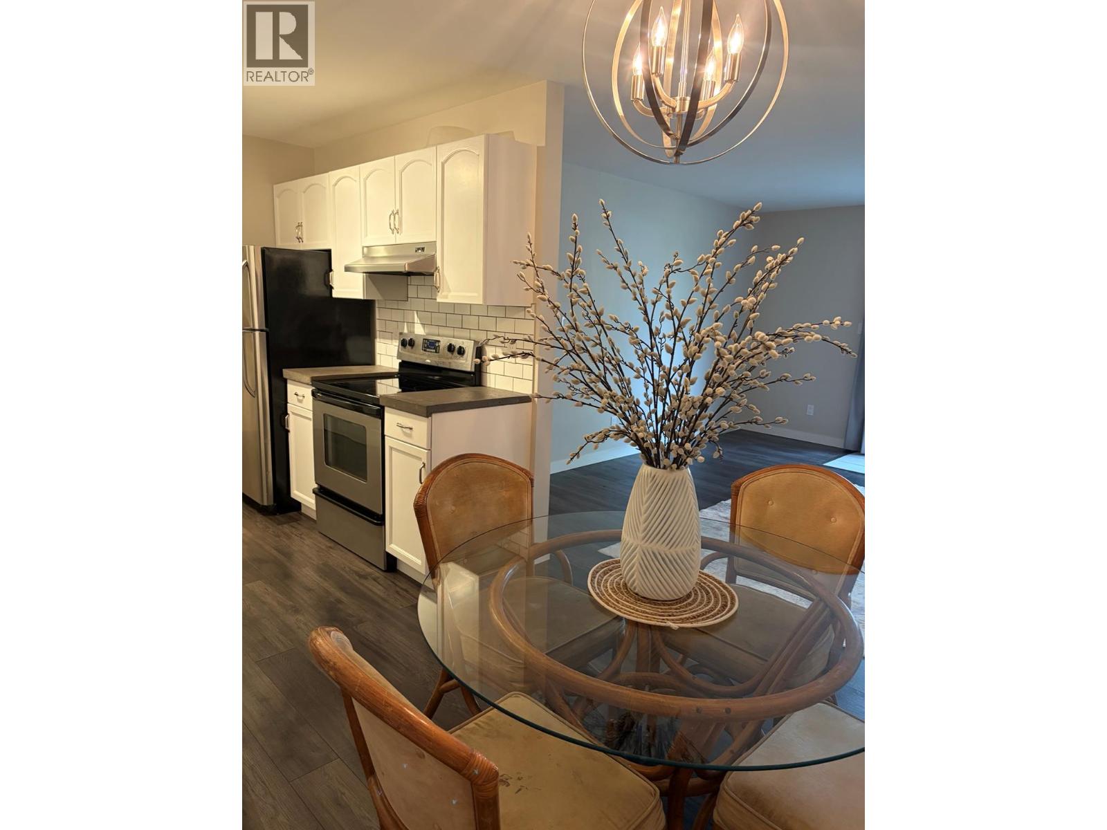 112 3842 Gordon Drive, Kelowna
