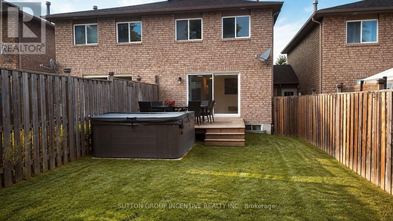 25 LIONS GATE BOULEVARD - 16