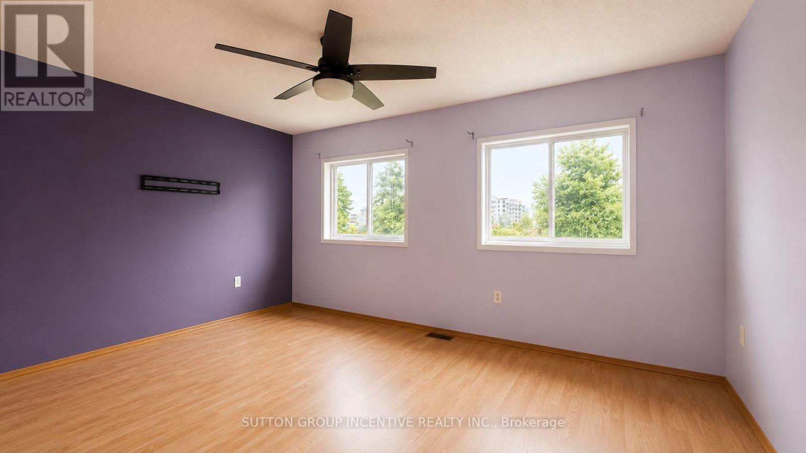 25 LIONS GATE BOULEVARD - 8