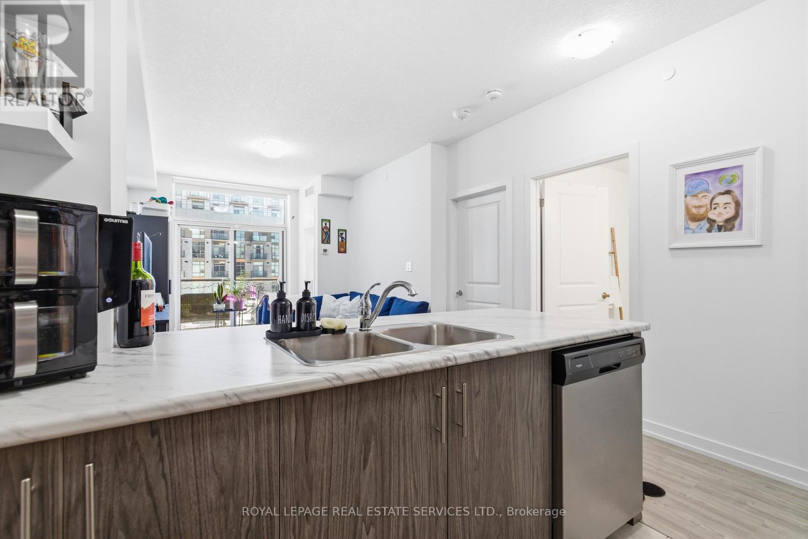 #221 460 DUNDAS STREET E - 6
