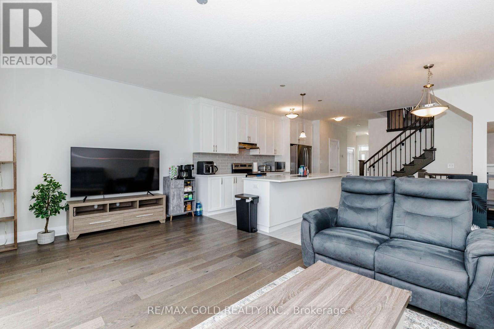 617 BENNINGER DRIVE - 17