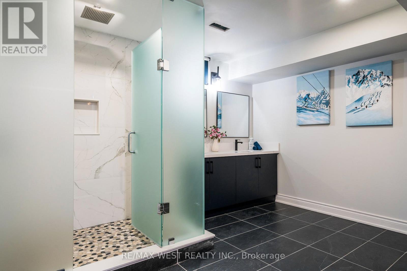 #37 171 SNOWBRIDGE WAY - 42