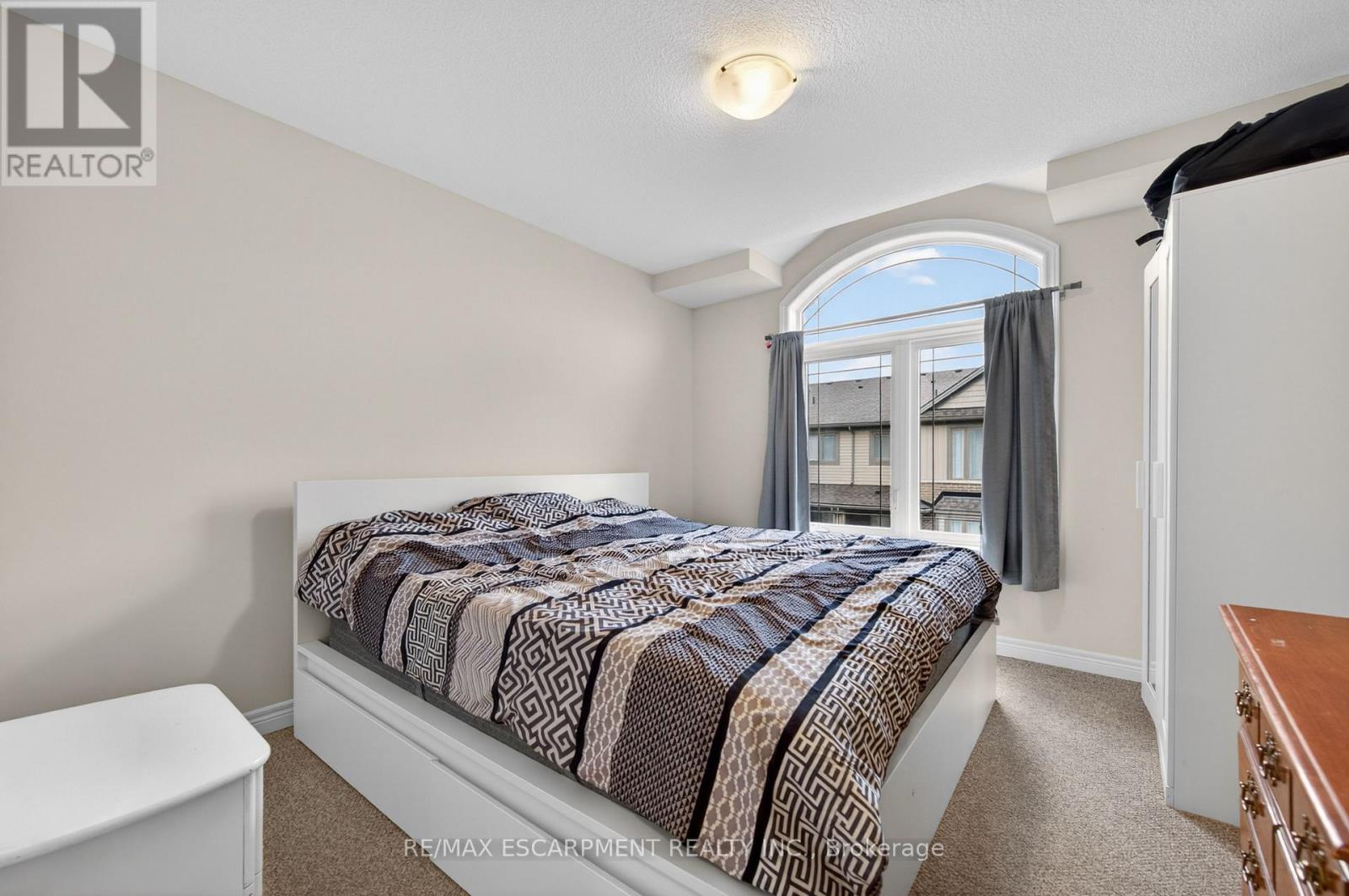 #13 19 PICARDY DRIVE - 26