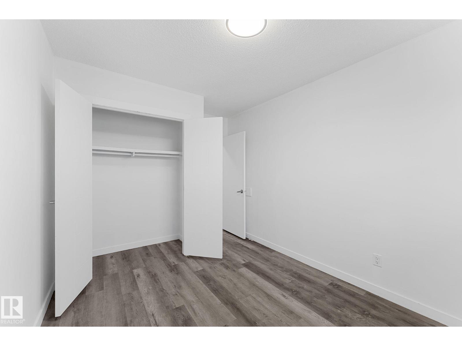 7823 136 AV NW - 15