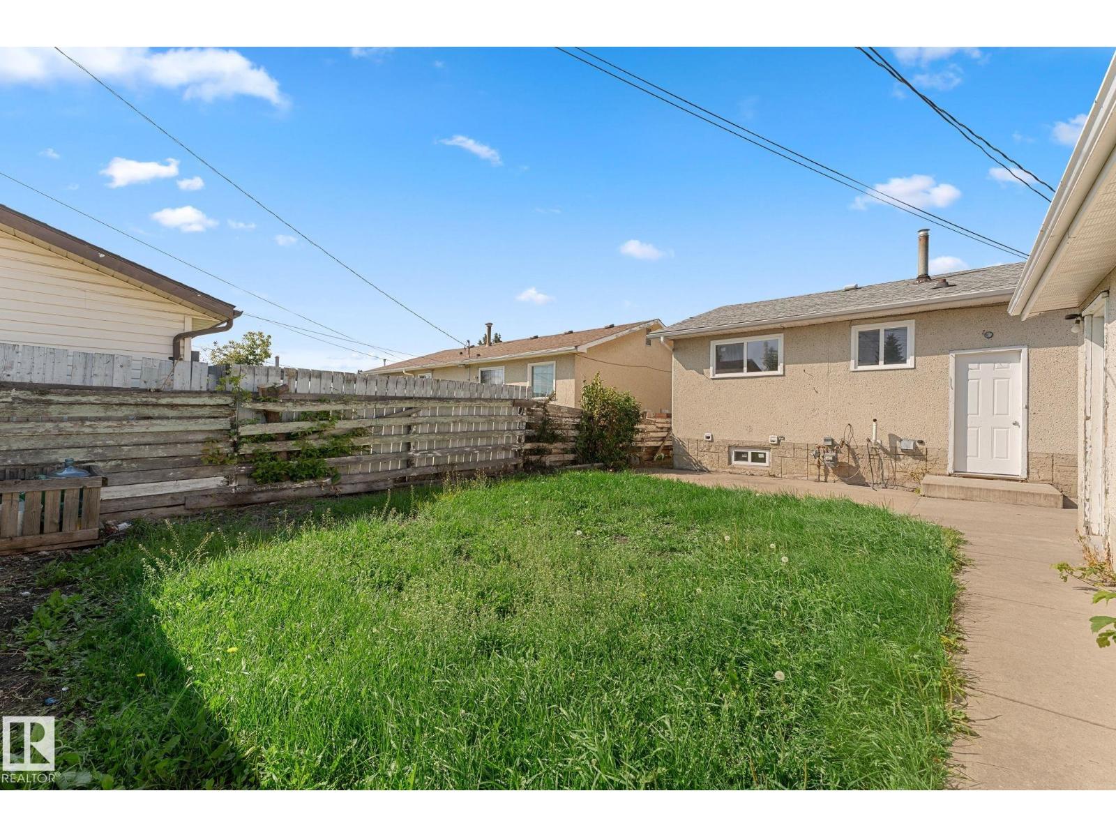 7823 136 AV NW - 35