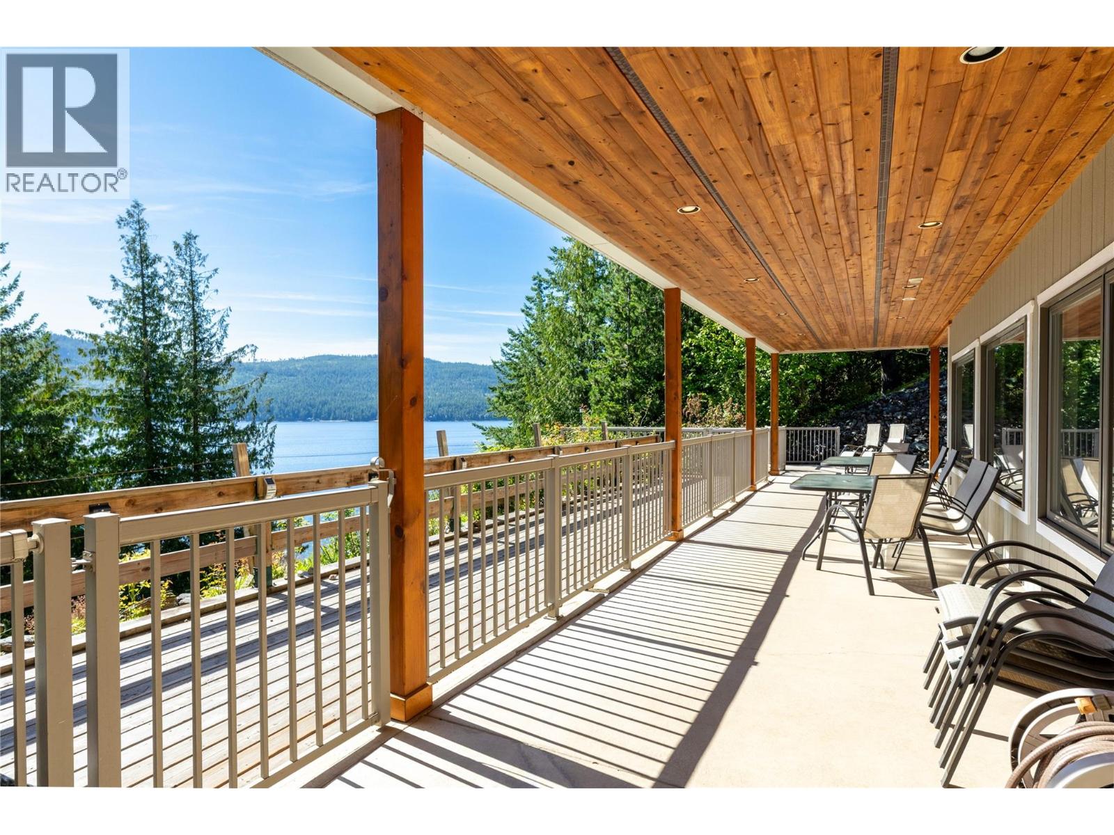 8738 Squilax Anglemont Road - 46