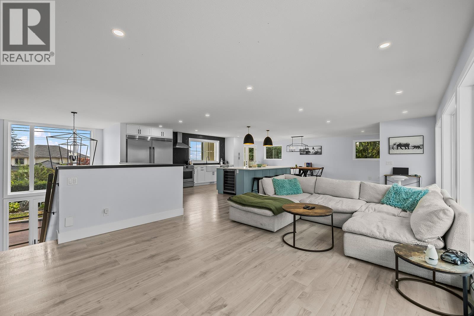 2340 Thacker Drive - Image 17