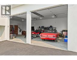 2340 Thacker Drive, West Kelowna, BC V1Z1V8 Photo 39