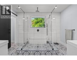 2340 Thacker Drive, West Kelowna, BC V1Z1V8 Photo 21